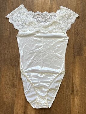 Vintage Myonne Satin Bodysuit with Lace Yoke Collar Size Small